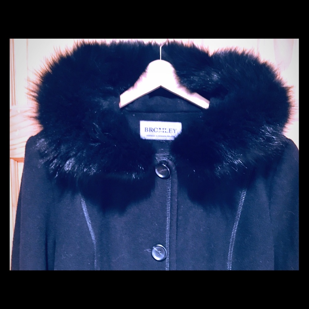 Ladies xl Long Black Wool Coat w/fur hood